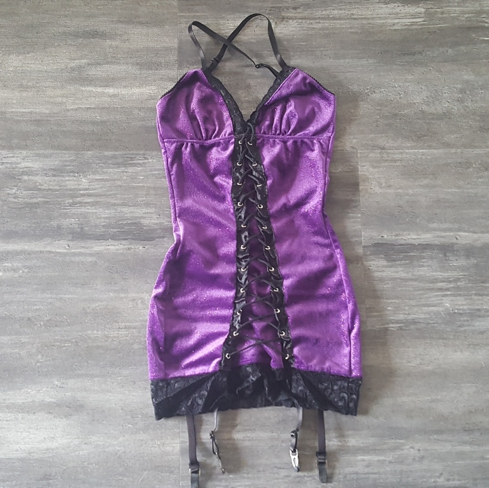 Violet Velvet Black Detailed Marquee Mini